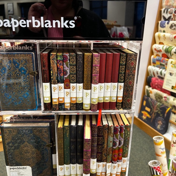 book - Picture 1 of 1